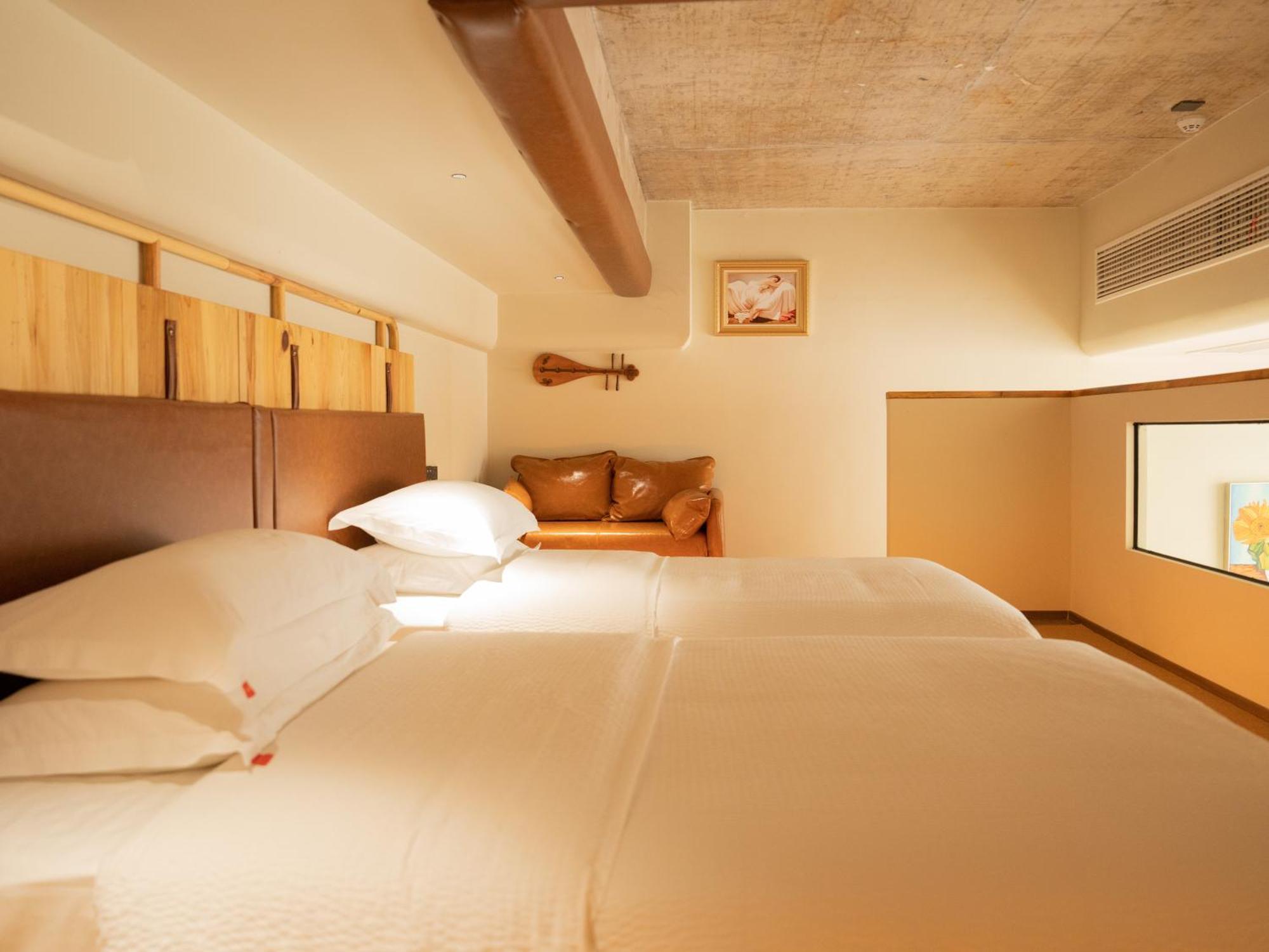 Patio Spring Holiday Inn -- Free Round Trip Pick-Up Service --Panoramic View Of Tianmen Mount Жангжиаже Екстериор снимка