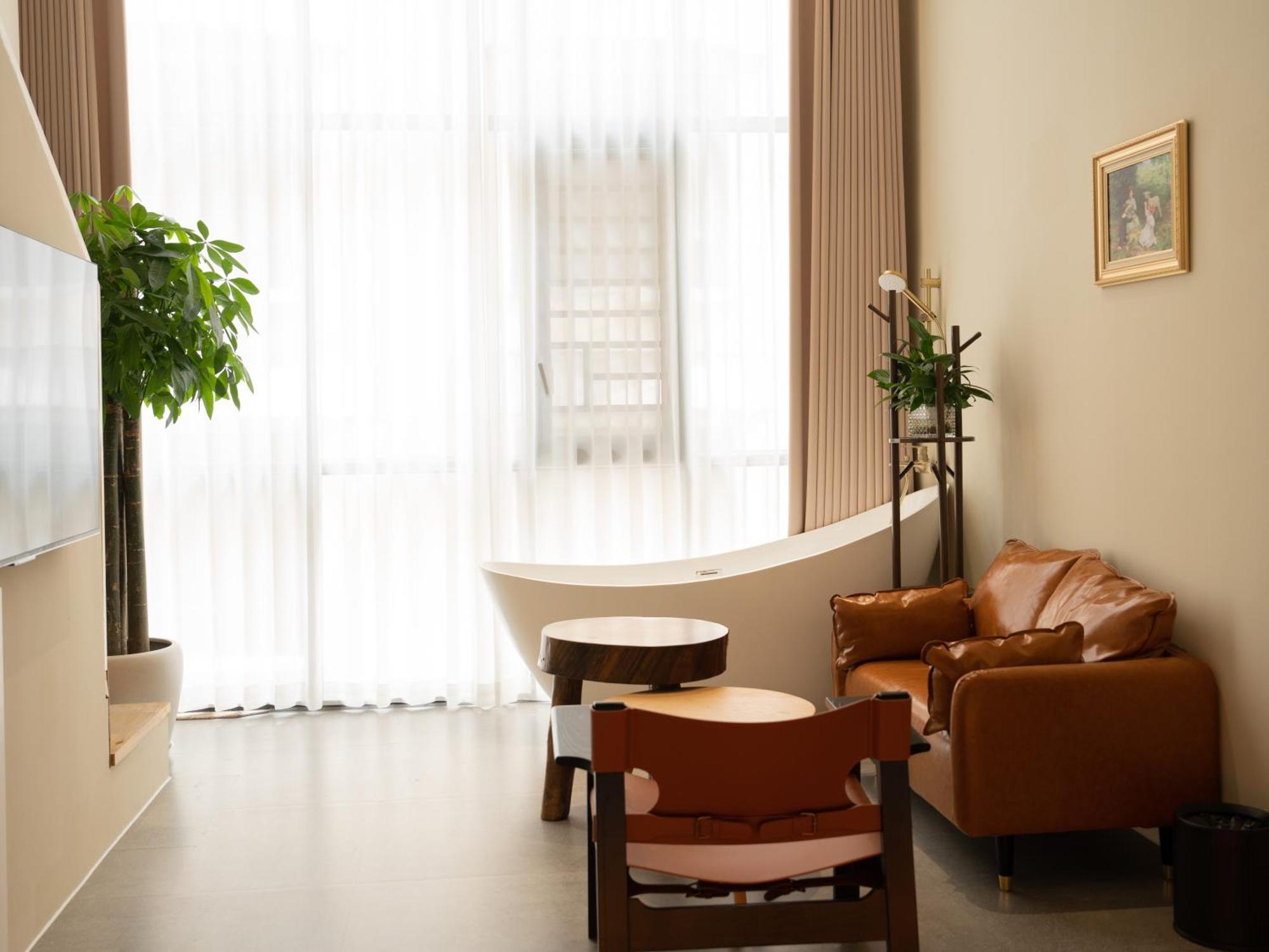 Patio Spring Holiday Inn -- Free Round Trip Pick-Up Service --Panoramic View Of Tianmen Mount Жангжиаже Екстериор снимка